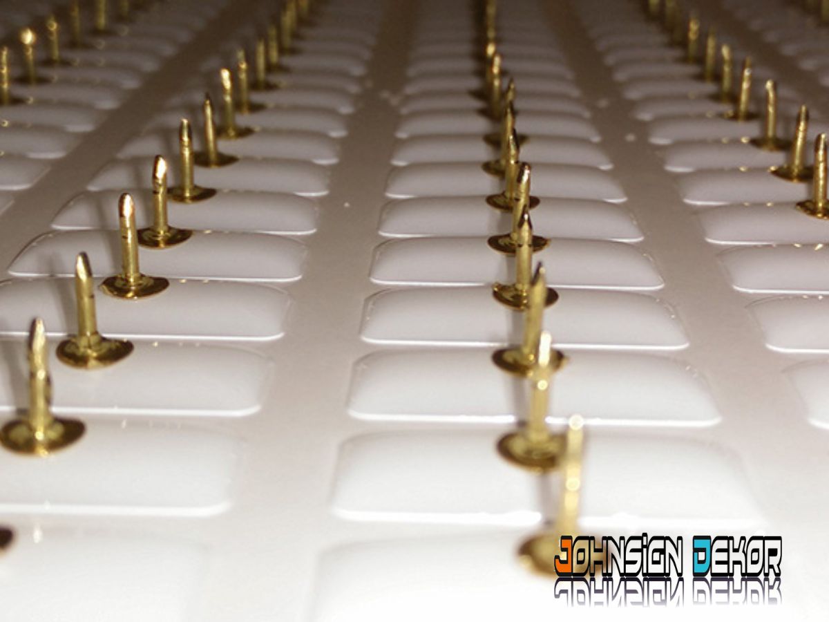 Kitűző műgyantás